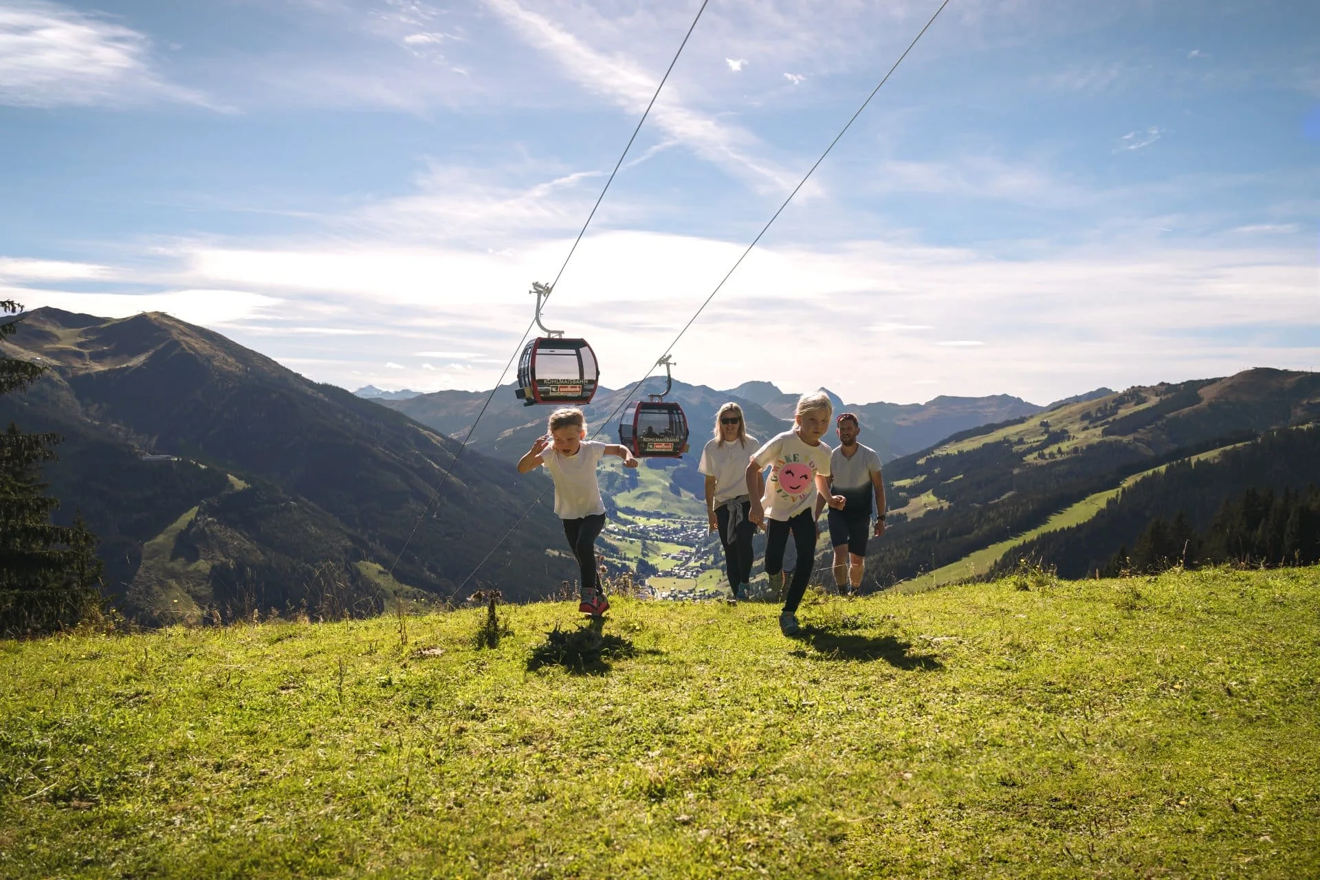 Klaus Listl Saalbach com familie Familie beim Rennen auf den Berg