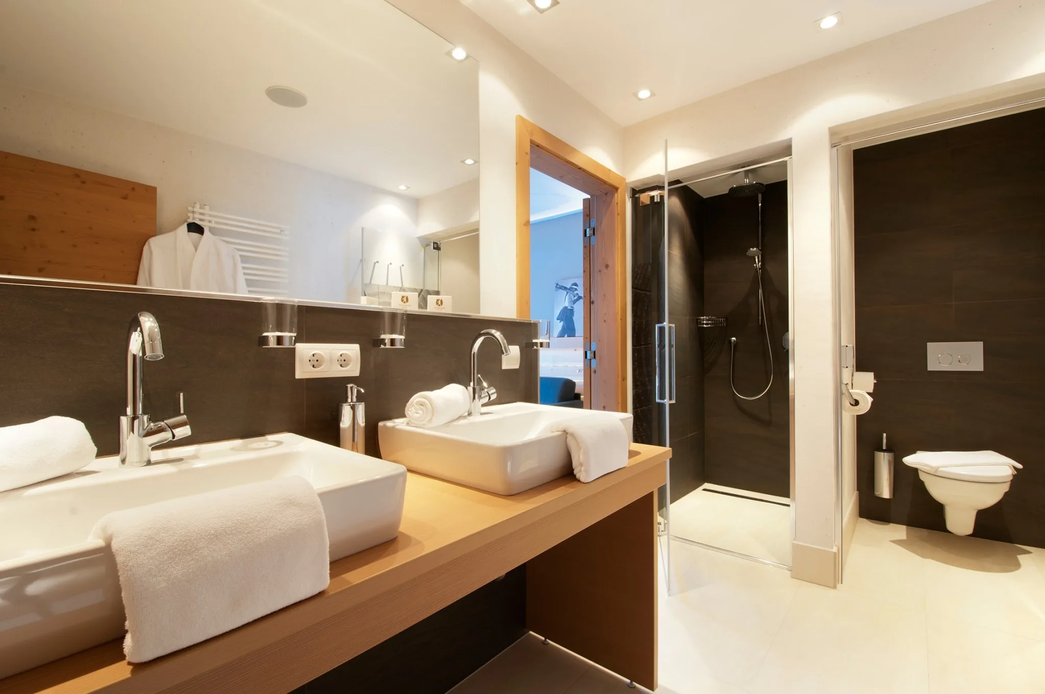 2449 Badezimmer & WC