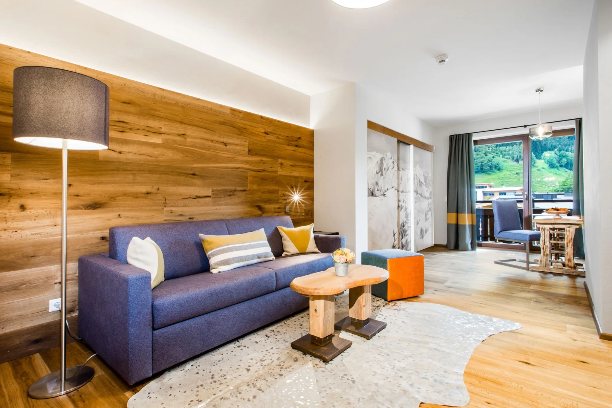 2469 Sofa