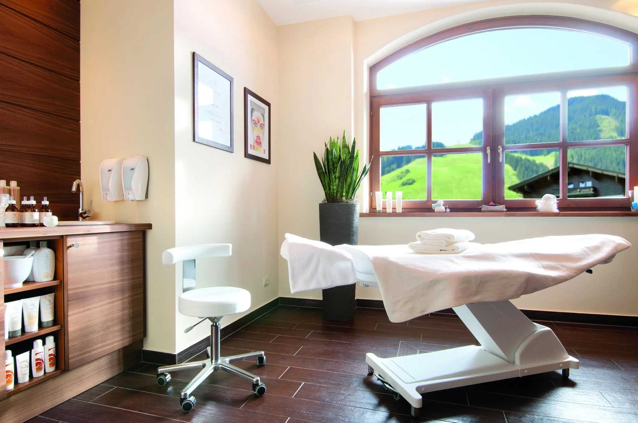 2444 Massageliege