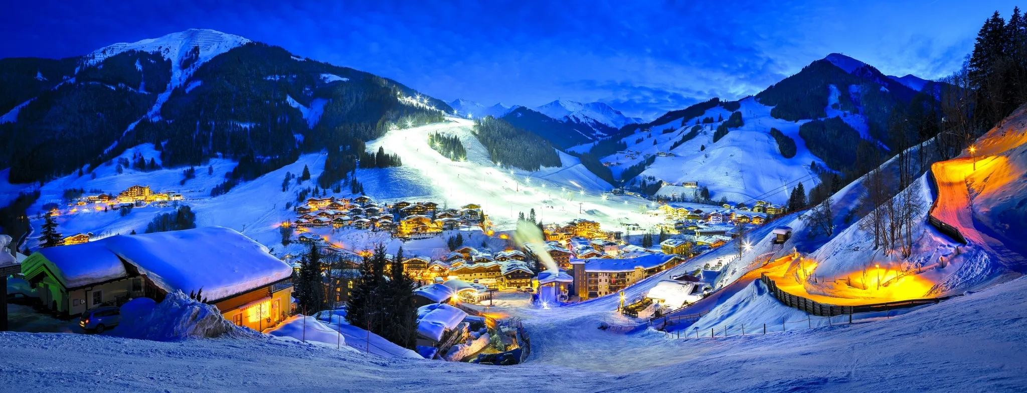 2406 Winter beschneites Dorf