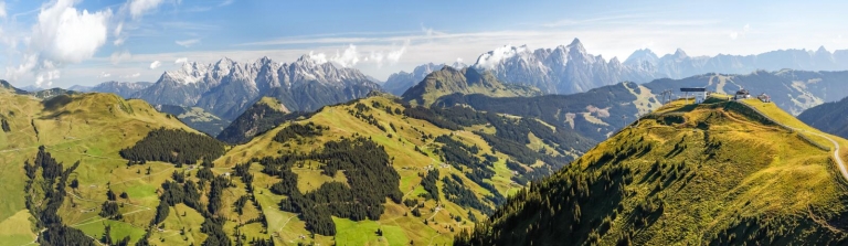 Bergpanorama Saalbach im Sommer