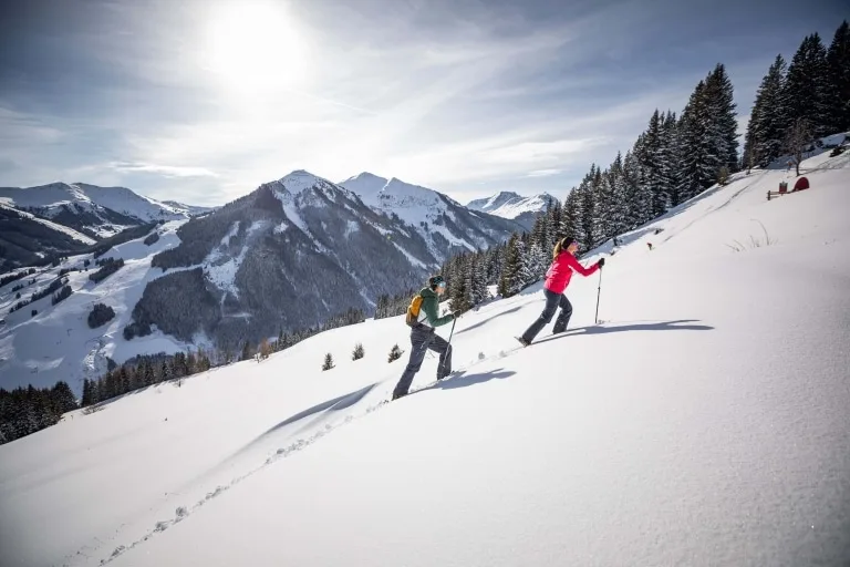 Scheeschuh und Wandern ©MirjaGeh Schneeschuhwanderung