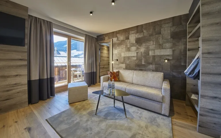 Studio Hochtor Wohnzimmer mit Balkon Studio Hochtor Wohnzimmer mit Balkon