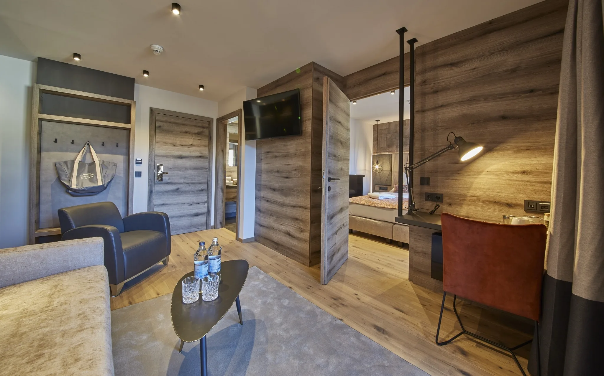 Studio Hochtor Studio Hochtor Gesamtaufnahme ganzes Zimmer