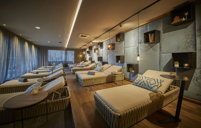 Ruheraum im Spa Der Ruheraum im Rooftop Spa mit Liegen