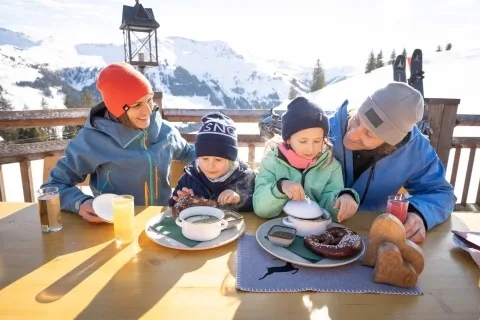Auf der Hütte im Skigebiet im Salzburger Land Auf der Hütte im Skigebiet im Salzburger Land